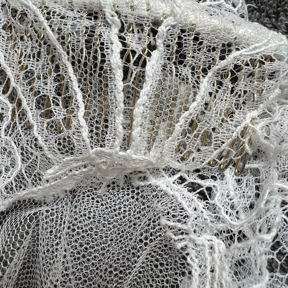 Cathedral-length, soft-white mantilla veil - Picture 2 of 14